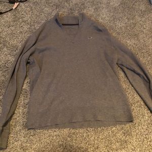 Vineyard vines pull over